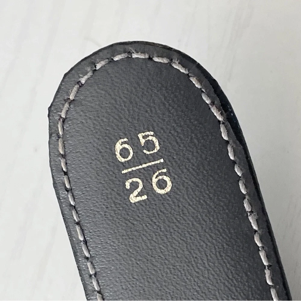 Gucci gray leather gold buckle vintage minimal belt rare small